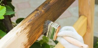 Ochrona drewna przed wilgocią i szkodnikami – sposoby konserwacji