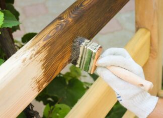 Ochrona drewna przed wilgocią i szkodnikami – sposoby konserwacji
